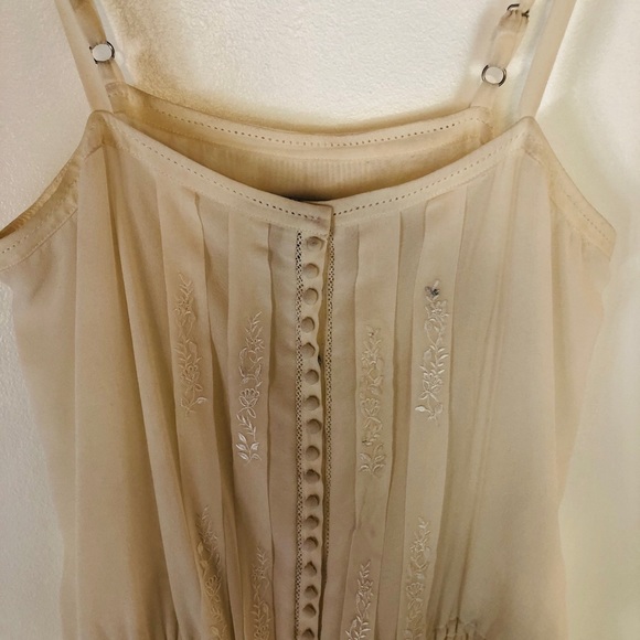 Short embroidered ivory silk dress - Picture 4 of 7